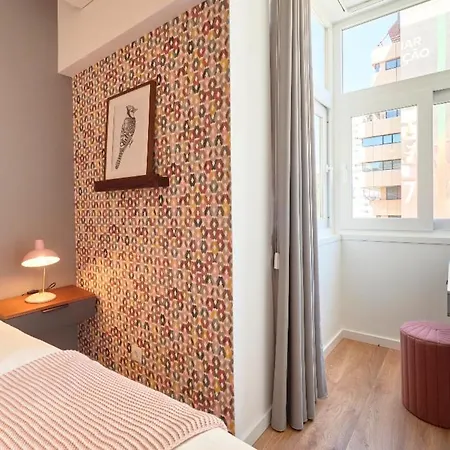 Marques Pombal Апартаменты *