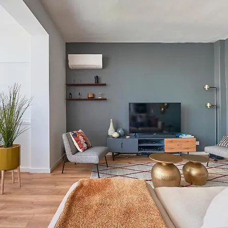 Marques Pombal Апартаменты